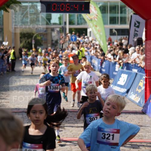 13.06.2025 - Holstenköstenlauf Felixshl http://msf.ph/oto/7923509 13.06.2025 16:06:50 Laufen 20, 167, 305, 307, 311, 460, 591, 860, 957, 970, 1048, 1147, 1306, 1383, 1384, 1386, 1387, 1438, 1887, 1928 meine-sportfotos.de