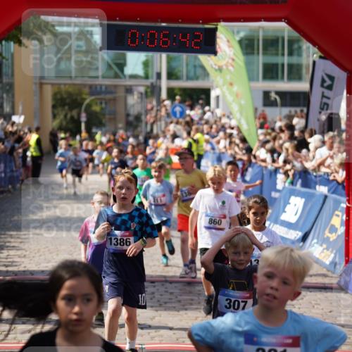 13.06.2025 - Holstenköstenlauf Felixshl http://msf.ph/oto/7923513 13.06.2025 16:06:51 Laufen 20, 167, 305, 311, 460, 591, 850, 855, 860, 957, 970, 1048, 1147, 1306, 1383, 1384, 1386, 1387, 1438, 1887, 1928 meine-sportfotos.de