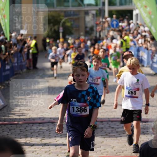 13.06.2025 - Holstenköstenlauf Felixshl http://msf.ph/oto/7923515 13.06.2025 16:06:52 Laufen 20, 75, 167, 305, 308, 311, 460, 591, 850, 855, 860, 957, 970, 1048, 1147, 1306, 1383, 1384, 1386, 1387, 1438, 1887, 1928 meine-sportfotos.de