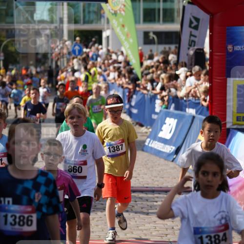 13.06.2025 - Holstenköstenlauf Felixshl http://msf.ph/oto/7923528 13.06.2025 16:06:53 Laufen 20, 75, 167, 305, 308, 311, 452, 460, 591, 716, 850, 855, 860, 957, 970, 1048, 1147, 1306, 1383, 1387, 1438, 1887, 1928 meine-sportfotos.de
