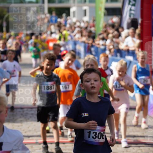 13.06.2025 - Holstenköstenlauf Felixshl http://msf.ph/oto/7923562 13.06.2025 16:06:59 Laufen 20, 26, 75, 167, 305, 306, 308, 434, 452, 574, 585, 591, 592, 716, 850, 855, 957, 970, 1043, 1306, 1383, 1389, 1438, 1887, 1928 meine-sportfotos.de