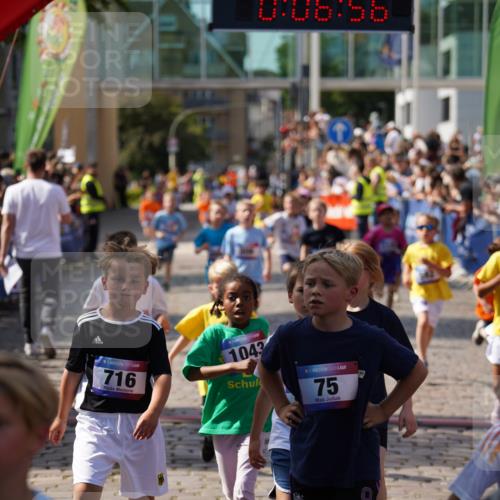 13.06.2025 - Holstenköstenlauf Felixshl http://msf.ph/oto/7923590 13.06.2025 16:07:05 Laufen 26, 34, 306, 316, 434, 452, 459, 467, 574, 575, 585, 592, 693, 699, 716, 973, 1043, 1149, 1202, 1389 meine-sportfotos.de