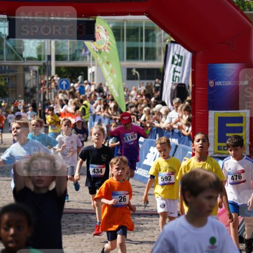 13.06.2025 - Holstenköstenlauf Felixshl http://msf.ph/oto/7923602 13.06.2025 16:07:08 Laufen 26, 34, 40, 124, 170, 306, 316, 434, 459, 467, 574, 575, 585, 592, 693, 699, 973, 1149, 1202, 1389 meine-sportfotos.de