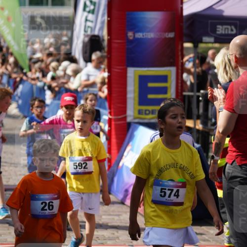 13.06.2025 - Holstenköstenlauf Felixshl http://msf.ph/oto/7923612 13.06.2025 16:07:09 Laufen 26, 34, 40, 124, 170, 172, 306, 315, 316, 434, 459, 467, 575, 592, 693, 699, 973, 1149, 1202 meine-sportfotos.de