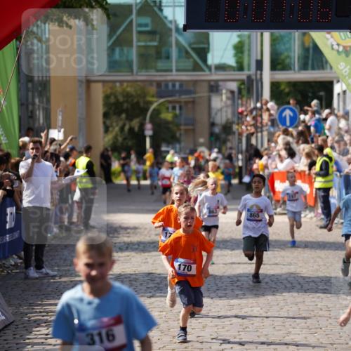 13.06.2025 - Holstenköstenlauf Felixshl http://msf.ph/oto/7923628 13.06.2025 16:07:15 Laufen 40, 124, 170, 172, 197, 315, 467, 575, 589, 847, 863, 865, 973, 1202, 1808 meine-sportfotos.de