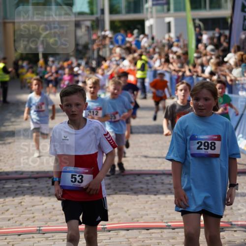13.06.2025 - Holstenköstenlauf Felixshl http://msf.ph/oto/7923675 13.06.2025 16:07:28 Laufen 53, 108, 174, 193, 298, 300, 312, 323, 579, 688, 848, 953, 1146, 1150, 1286, 1382 meine-sportfotos.de