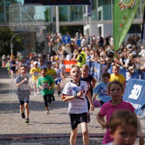 13.06.2025 - Holstenköstenlauf Felixshl http://msf.ph/oto/7923712 13.06.2025 16:07:38 Laufen 173, 196, 301, 593, 595, 596, 601, 703, 842, 853, 953, 1045, 1313, 1382, 1412, 1873 meine-sportfotos.de