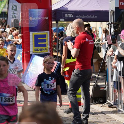 13.06.2025 - Holstenköstenlauf Felixshl http://msf.ph/oto/7923717 13.06.2025 16:07:40 Laufen 173, 196, 297, 301, 593, 595, 596, 601, 703, 842, 853, 959, 974, 1045, 1313, 1412, 1873 meine-sportfotos.de