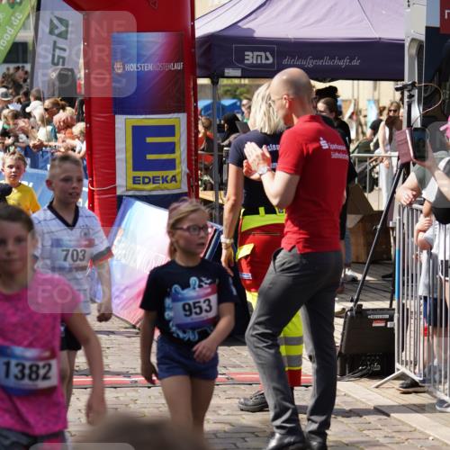 13.06.2025 - Holstenköstenlauf Felixshl http://msf.ph/oto/7923719 13.06.2025 16:07:40 Laufen 173, 196, 297, 301, 593, 595, 596, 601, 703, 842, 853, 959, 974, 1045, 1313, 1412, 1873 meine-sportfotos.de