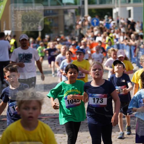 13.06.2025 - Holstenköstenlauf Felixshl http://msf.ph/oto/7923729 13.06.2025 16:07:42 Laufen 18, 173, 175, 196, 297, 301, 439, 458, 595, 596, 601, 842, 853, 955, 959, 974, 1045, 1313, 1412, 1873 meine-sportfotos.de