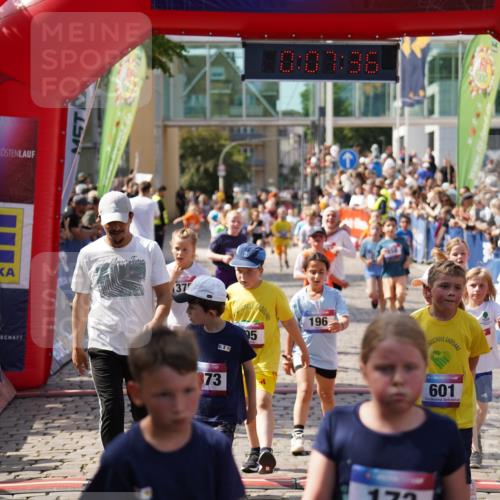 13.06.2025 - Holstenköstenlauf Felixshl http://msf.ph/oto/7923739 13.06.2025 16:07:45 Laufen 18, 175, 196, 204, 297, 439, 458, 595, 596, 842, 853, 955, 959, 974, 1184, 1185, 1412, 1817 meine-sportfotos.de