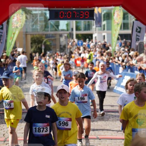 13.06.2025 - Holstenköstenlauf Felixshl http://msf.ph/oto/7923749 13.06.2025 16:07:48 Laufen 18, 175, 204, 297, 432, 439, 442, 458, 580, 706, 846, 853, 955, 959, 974, 1184, 1185, 1301, 1412, 1817 meine-sportfotos.de
