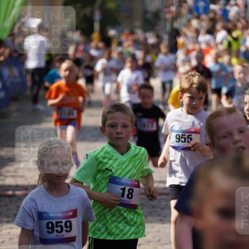 13.06.2025 - Holstenköstenlauf Felixshl http://msf.ph/oto/7923761 13.06.2025 16:07:53 Laufen 18, 175, 204, 304, 325, 432, 439, 442, 456, 458, 461, 464, 580, 581, 584, 588, 687, 706, 838, 846, 857, 955, 1037, 1041, 1183, 1184, 1185, 1187, 1206, 1301, 1817 meine-sportfotos.de