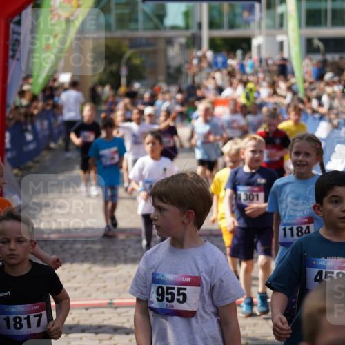13.06.2025 - Holstenköstenlauf Felixshl http://msf.ph/oto/7923777 13.06.2025 16:07:56 Laufen 52, 304, 325, 432, 442, 456, 461, 464, 580, 581, 584, 588, 687, 706, 838, 846, 857, 1037, 1041, 1183, 1184, 1185, 1187, 1206, 1301, 1817, 1898 meine-sportfotos.de