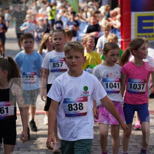 13.06.2025 - Holstenköstenlauf Felixshl http://msf.ph/oto/7923810 13.06.2025 16:08:05 Laufen 52, 209, 212, 288, 435, 441, 448, 453, 701, 862, 966, 976, 1216, 1304, 1898 meine-sportfotos.de