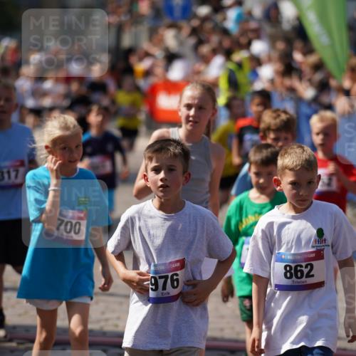 13.06.2025 - Holstenköstenlauf Felixshl http://msf.ph/oto/7923846 13.06.2025 16:08:17 Laufen 7, 191, 317, 322, 448, 454, 468, 578, 582, 683, 700, 854, 862, 956, 967, 976, 1044, 1046, 1148, 1151, 1152, 1204 meine-sportfotos.de