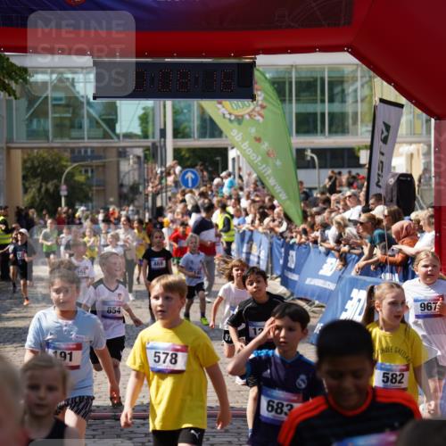 13.06.2025 - Holstenköstenlauf Felixshl http://msf.ph/oto/7923864 13.06.2025 16:08:25 Laufen 7, 191, 433, 446, 450, 469, 578, 582, 597, 695, 854, 856, 956, 967, 1145, 1204, 1209, 1210, 1213, 1385, 1421 meine-sportfotos.de