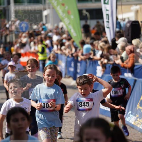 13.06.2025 - Holstenköstenlauf Felixshl http://msf.ph/oto/7923930 13.06.2025 16:08:43 Laufen 291, 303, 685, 686, 711, 839, 843, 845, 858, 859, 861, 964, 1051, 1208, 1214, 1305, 1311, 1314, 1315, 1857 meine-sportfotos.de