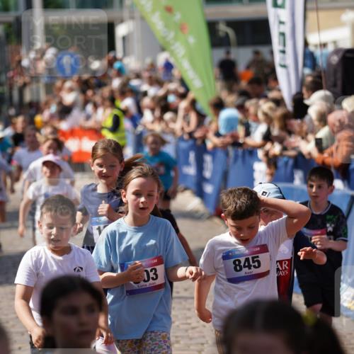 13.06.2025 - Holstenköstenlauf Felixshl http://msf.ph/oto/7923933 13.06.2025 16:08:43 Laufen 291, 303, 685, 686, 711, 839, 843, 845, 858, 859, 861, 964, 1051, 1208, 1214, 1305, 1311, 1314, 1315, 1857 meine-sportfotos.de