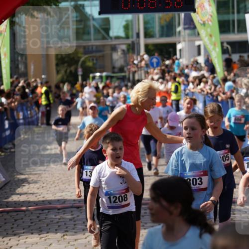 13.06.2025 - Holstenköstenlauf Felixshl http://msf.ph/oto/7923936 13.06.2025 16:08:45 Laufen 202, 290, 291, 303, 685, 686, 692, 711, 839, 843, 845, 858, 859, 861, 964, 1051, 1208, 1214, 1305, 1311, 1314, 1315, 1857 meine-sportfotos.de