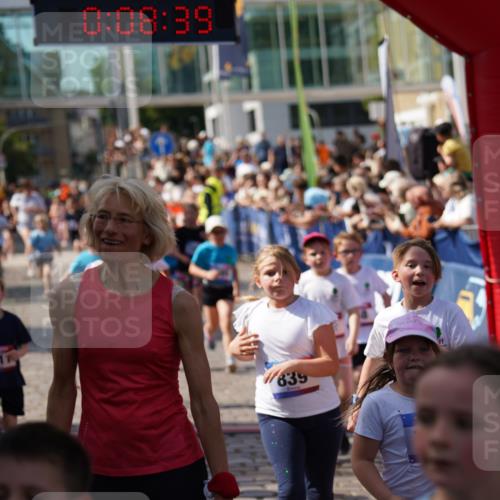 13.06.2025 - Holstenköstenlauf Felixshl http://msf.ph/oto/7923950 13.06.2025 16:08:48 Laufen 202, 290, 291, 292, 685, 686, 692, 711, 717, 839, 841, 843, 858, 859, 861, 1214, 1311, 1315, 1857 meine-sportfotos.de