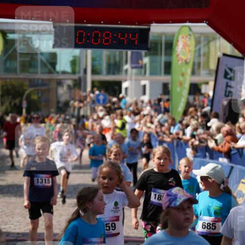 13.06.2025 - Holstenköstenlauf Felixshl http://msf.ph/oto/7923964 13.06.2025 16:08:53 Laufen 198, 200, 202, 290, 292, 437, 440, 457, 599, 682, 685, 692, 704, 711, 717, 841, 859, 971, 972, 1182, 1315, 1857 meine-sportfotos.de