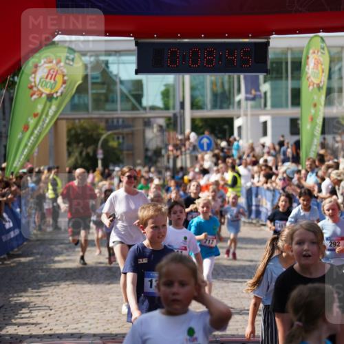 13.06.2025 - Holstenköstenlauf Felixshl http://msf.ph/oto/7923971 13.06.2025 16:08:54 Laufen 198, 200, 202, 290, 292, 318, 437, 440, 457, 599, 682, 685, 692, 704, 711, 717, 841, 971, 972, 977, 1182, 1315, 1820, 1857 meine-sportfotos.de