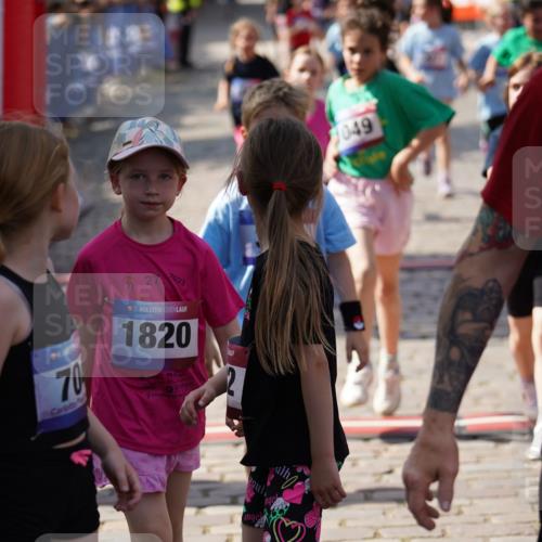 13.06.2025 - Holstenköstenlauf Felixshl http://msf.ph/oto/7924003 13.06.2025 16:09:06 Laufen 287, 299, 309, 318, 436, 443, 447, 691, 849, 977, 1047, 1049, 1050, 1307, 1310, 1820 meine-sportfotos.de