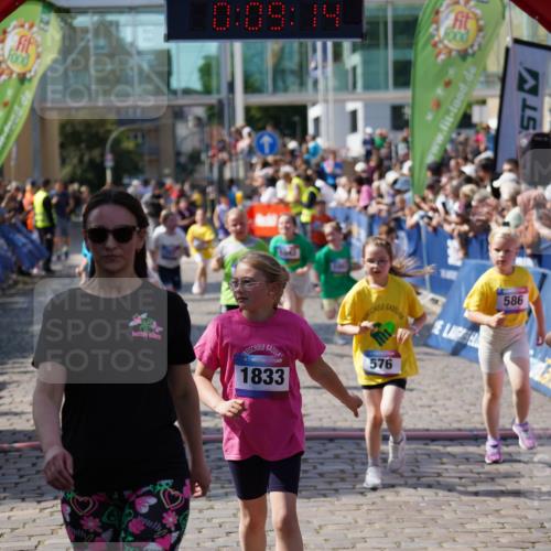13.06.2025 - Holstenköstenlauf Felixshl http://msf.ph/oto/7924042 13.06.2025 16:09:23 Laufen 211, 576, 586, 600, 689, 690, 707, 708, 852, 978, 979, 1042, 1052, 1424, 1833 meine-sportfotos.de