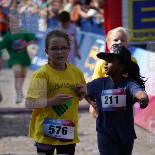 13.06.2025 - Holstenköstenlauf Felixshl http://msf.ph/oto/7924054 13.06.2025 16:09:25 Laufen 576, 586, 600, 689, 690, 707, 708, 852, 968, 978, 979, 1042, 1052, 1203, 1424, 1833 meine-sportfotos.de