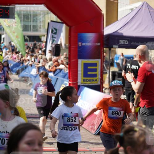 13.06.2025 - Holstenköstenlauf Felixshl http://msf.ph/oto/7924078 13.06.2025 16:09:33 Laufen 313, 326, 594, 690, 968, 1203, 1212, 1309 meine-sportfotos.de