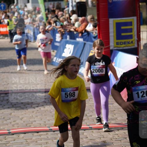 13.06.2025 - Holstenköstenlauf Felixshl http://msf.ph/oto/7924158 13.06.2025 16:09:55 Laufen 293, 294, 310, 598, 980, 1381, 2000 meine-sportfotos.de