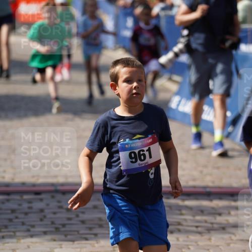 13.06.2025 - Holstenköstenlauf Felixshl http://msf.ph/oto/7924222 13.06.2025 16:10:07 Laufen 115, 119, 122, 190, 201, 705, 866, 961, 1834 meine-sportfotos.de