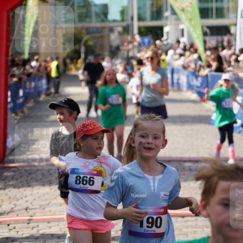 13.06.2025 - Holstenköstenlauf Felixshl http://msf.ph/oto/7924243 13.06.2025 16:10:13 Laufen 115, 119, 122, 190, 455, 705, 864, 866, 1834 meine-sportfotos.de