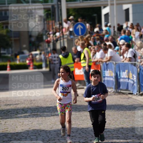 13.06.2025 - Holstenköstenlauf Felixshl http://msf.ph/oto/7924321 13.06.2025 16:10:53 Laufen 206, 207, 208 meine-sportfotos.de