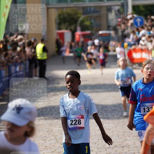 13.06.2025 - Holstenköstenlauf Felixshl http://msf.ph/oto/7924560 13.06.2025 16:20:52 Laufen 157, 217, 228, 344, 357, 889, 1001, 1338, 1398, 1849 meine-sportfotos.de