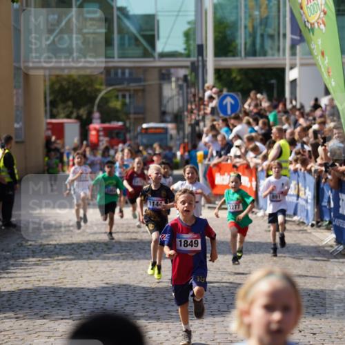 13.06.2025 - Holstenköstenlauf Felixshl http://msf.ph/oto/7924588 13.06.2025 16:20:58 Laufen 357, 358, 891, 983, 993, 1054, 1143, 1144, 1277, 1397, 1415, 1849 meine-sportfotos.de