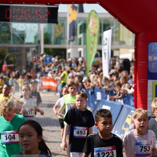 13.06.2025 - Holstenköstenlauf Felixshl http://msf.ph/oto/7924873 13.06.2025 16:21:53 Laufen 104, 111, 120, 472, 475, 493, 620, 623, 721, 748, 753, 875, 888, 982, 1173, 1177, 1223, 1325, 1847 meine-sportfotos.de
