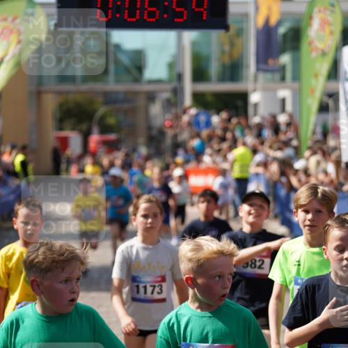 13.06.2025 - Holstenköstenlauf Felixshl http://msf.ph/oto/7924881 13.06.2025 16:21:55 Laufen 104, 111, 120, 475, 493, 494, 620, 623, 721, 748, 875, 888, 982, 984, 1005, 1173, 1177, 1325, 1819, 1847 meine-sportfotos.de
