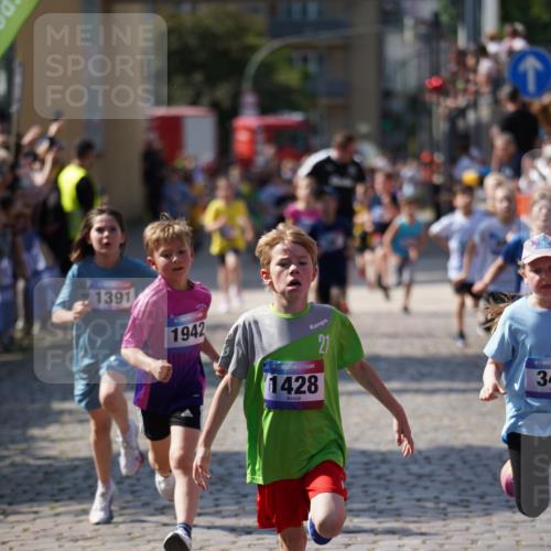 13.06.2025 - Holstenköstenlauf Felixshl http://msf.ph/oto/7924947 13.06.2025 16:22:11 Laufen 14, 345, 360, 496, 752, 992, 996, 1230, 1320, 1391, 1428, 1432, 1826, 1942 meine-sportfotos.de