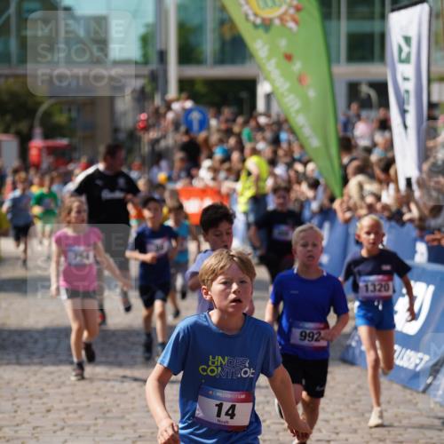 13.06.2025 - Holstenköstenlauf Felixshl http://msf.ph/oto/7924981 13.06.2025 16:22:17 Laufen 14, 38, 345, 353, 470, 488, 611, 747, 754, 992, 994, 996, 1062, 1230, 1320, 1391, 1395, 1942 meine-sportfotos.de