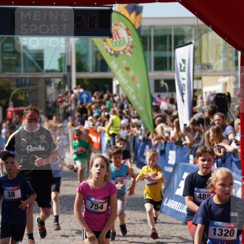13.06.2025 - Holstenköstenlauf Felixshl http://msf.ph/oto/7924985 13.06.2025 16:22:21 Laufen 38, 341, 342, 351, 353, 470, 486, 488, 611, 747, 754, 867, 992, 994, 1062, 1175, 1230, 1233, 1320, 1395 meine-sportfotos.de