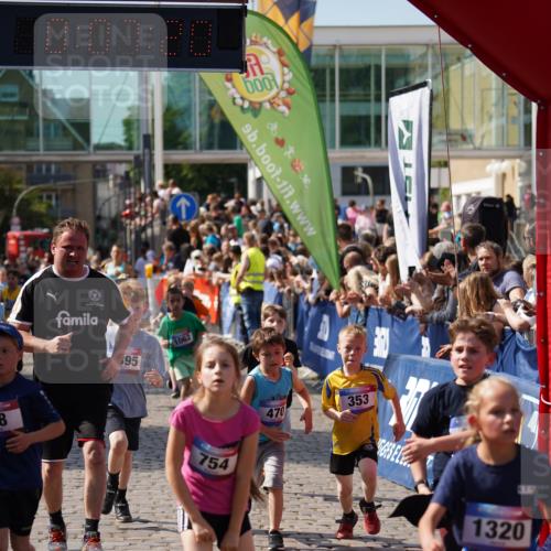 13.06.2025 - Holstenköstenlauf Felixshl http://msf.ph/oto/7924988 13.06.2025 16:22:21 Laufen 38, 341, 342, 351, 353, 470, 486, 488, 611, 747, 754, 867, 992, 994, 1062, 1175, 1230, 1233, 1320, 1395 meine-sportfotos.de