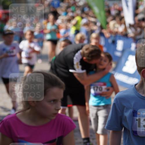 13.06.2025 - Holstenköstenlauf Felixshl http://msf.ph/oto/7925005 13.06.2025 16:22:25 Laufen 38, 164, 329, 333, 341, 342, 343, 351, 353, 470, 486, 488, 611, 747, 867, 994, 1038, 1062, 1175, 1233, 1334, 1395, 1858 meine-sportfotos.de