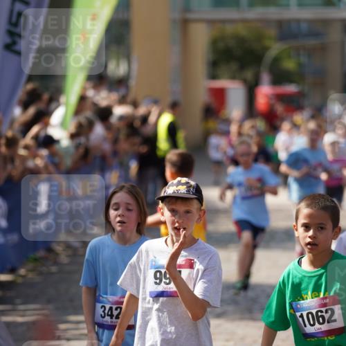 13.06.2025 - Holstenköstenlauf Felixshl http://msf.ph/oto/7925011 13.06.2025 16:22:27 Laufen 164, 329, 333, 341, 342, 343, 351, 355, 356, 486, 867, 896, 994, 1038, 1062, 1175, 1233, 1334, 1858 meine-sportfotos.de