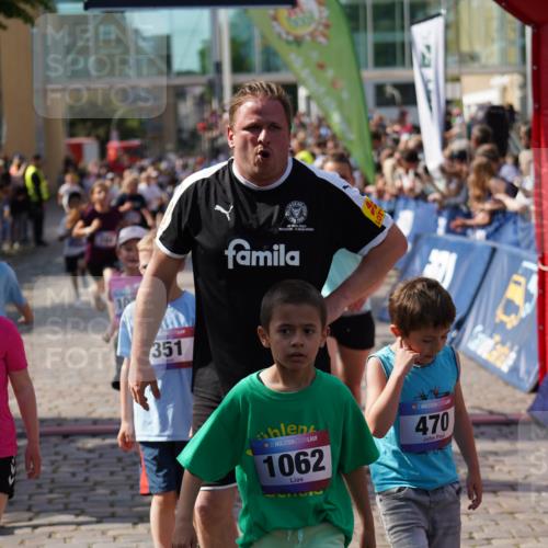13.06.2025 - Holstenköstenlauf Felixshl http://msf.ph/oto/7925032 13.06.2025 16:22:32 Laufen 164, 329, 333, 341, 343, 351, 355, 356, 489, 890, 895, 896, 987, 997, 1038, 1233, 1279, 1334, 1858 meine-sportfotos.de