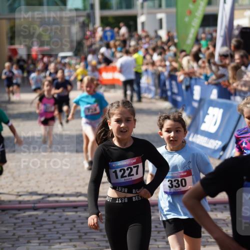 13.06.2025 - Holstenköstenlauf Felixshl http://msf.ph/oto/7925246 13.06.2025 16:23:20 Laufen 226, 327, 330, 497, 616, 728, 870, 988, 1220, 1227, 1281, 1337 meine-sportfotos.de