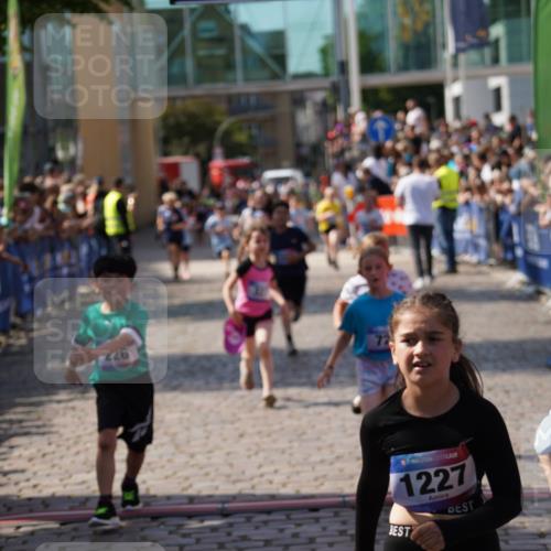 13.06.2025 - Holstenköstenlauf Felixshl http://msf.ph/oto/7925252 13.06.2025 16:23:21 Laufen 226, 327, 330, 497, 616, 728, 750, 870, 988, 1006, 1220, 1227, 1337 meine-sportfotos.de