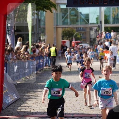 13.06.2025 - Holstenköstenlauf Felixshl http://msf.ph/oto/7925254 13.06.2025 16:23:22 Laufen 226, 327, 330, 359, 497, 616, 728, 750, 870, 988, 1006, 1220, 1337 meine-sportfotos.de