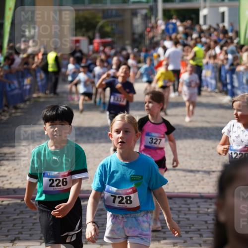 13.06.2025 - Holstenköstenlauf Felixshl http://msf.ph/oto/7925264 13.06.2025 16:23:24 Laufen 221, 226, 327, 359, 616, 728, 750, 870, 988, 1006, 1220, 1337 meine-sportfotos.de